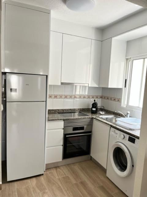 Eb By Zanis Appartement Torrevieja Buitenkant foto